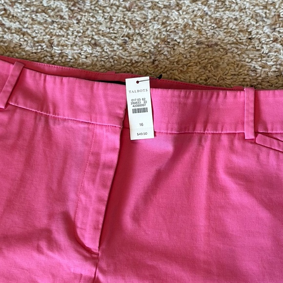 Talbots Perfect Shorts, NWT, Size 16 - Picture 3 of 3